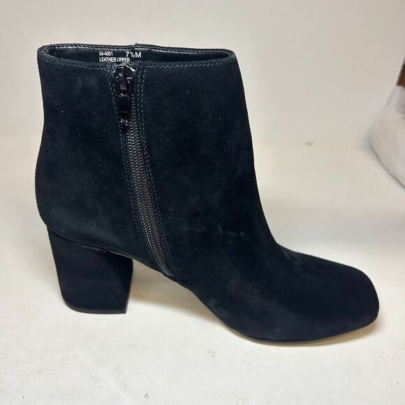 Bella Vita Womens 7.5 M Black Kid Suede Block Heel Ankle Booties DISPLAY JQ0 - Picture 3 of 6